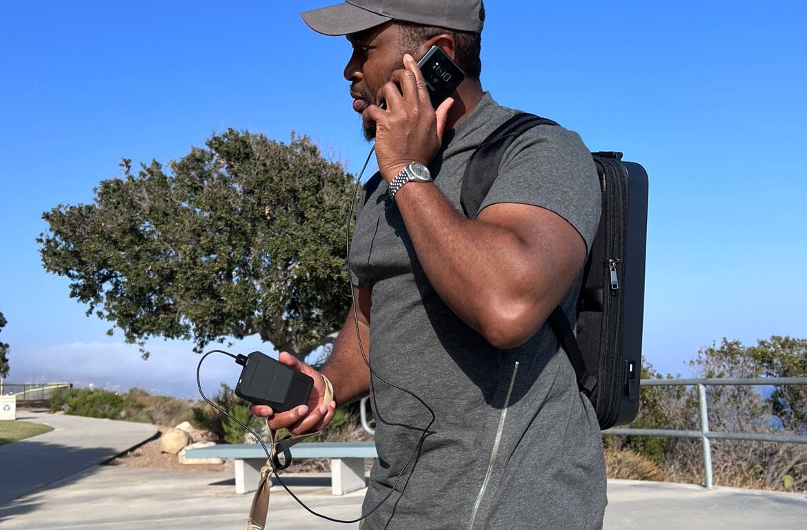 5 Portable Devices To Help Your Phone Charge While Traveling Alone