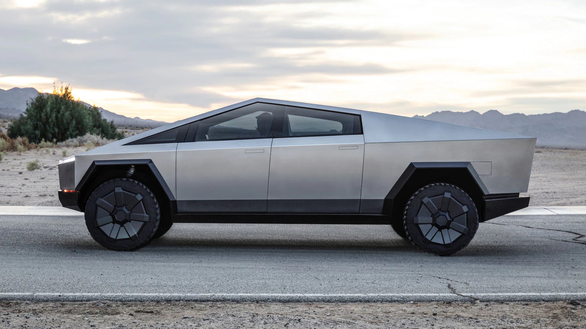 How did Tesla manage to reduce the cost of the Cybertruck?