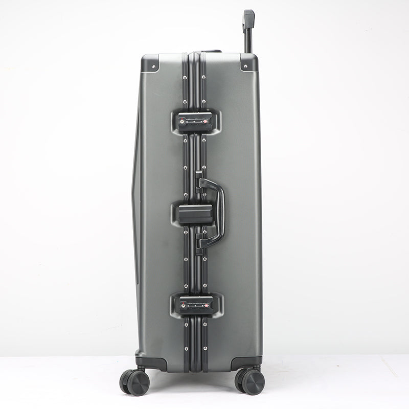 CYBERBRANDS LUGGAGE BUNDLE