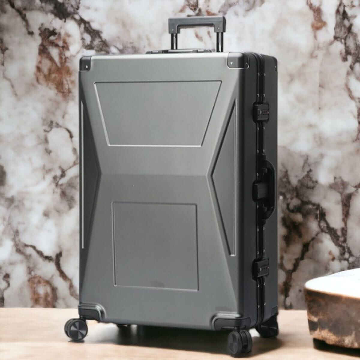 CYBER SUITCASE: CHECK-IN