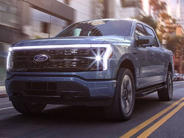 Ford’s F-150 Lightning electric pickup truck picks up more than 160,000 pre-orders
