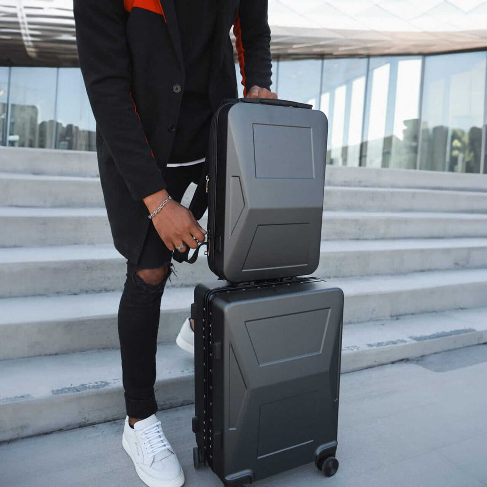 CYBERLUGGAGE, CYBERBACKPACK 2.0 and CYBERPOWERBANK TRAVEL BUNDLE